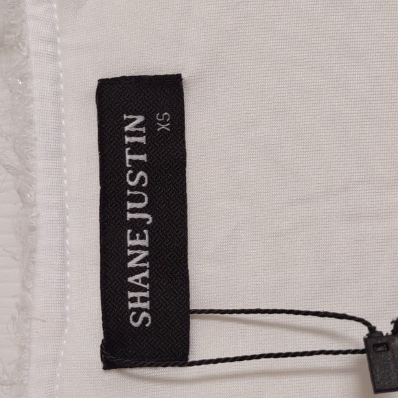 NWT Shane Justin XS Eyelash White Metallic Sparkling Snow Shrug - Picture 3 of 15